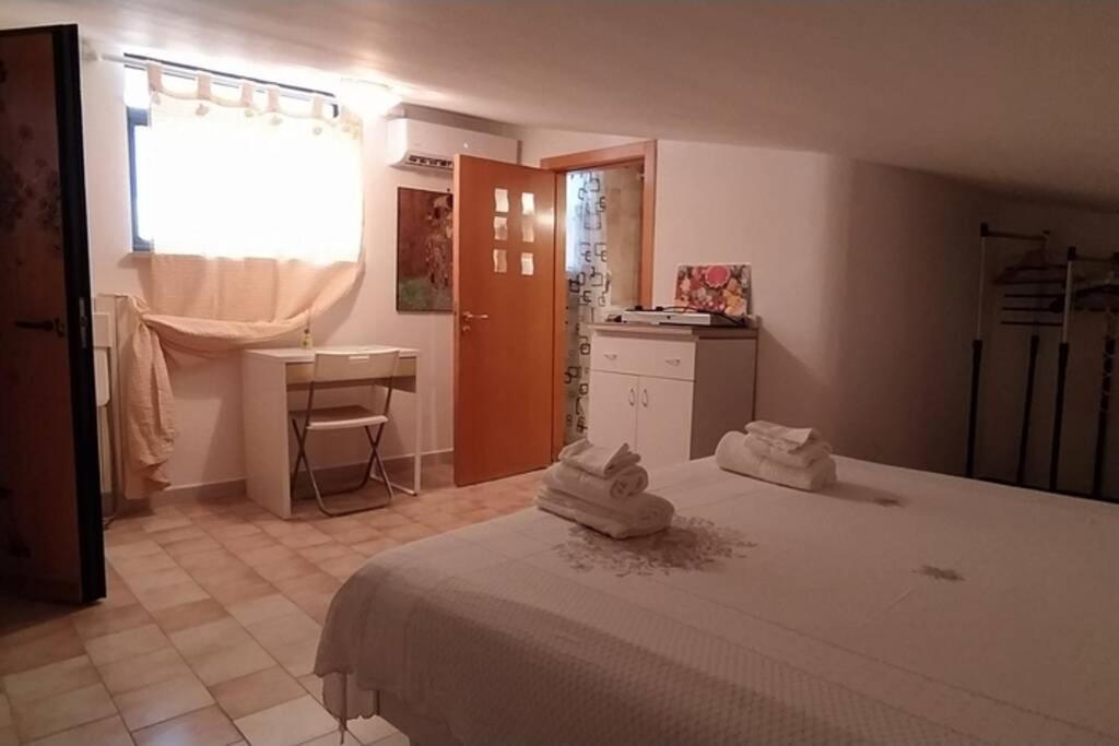 Via Pisa 20 Mansarda Apartment Bari Luaran gambar